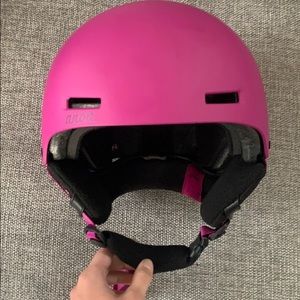 Women’s Anon snowboarding helmet
